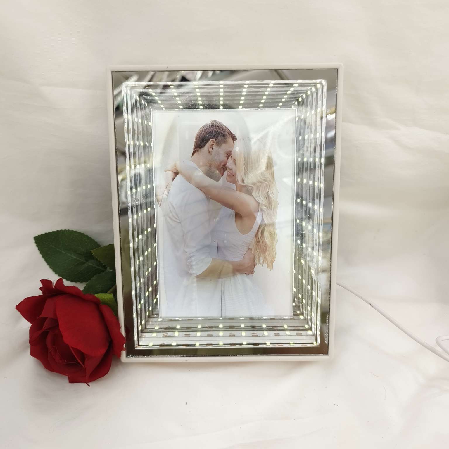 Marcos de fotos con luces marcos de fotos personalizados luces decorativas luminosas artesanías tarjetas de regalo creativas tarjetas de regalo de diseño único iluminación luces decorativas artesanías exquisitas detail image 2