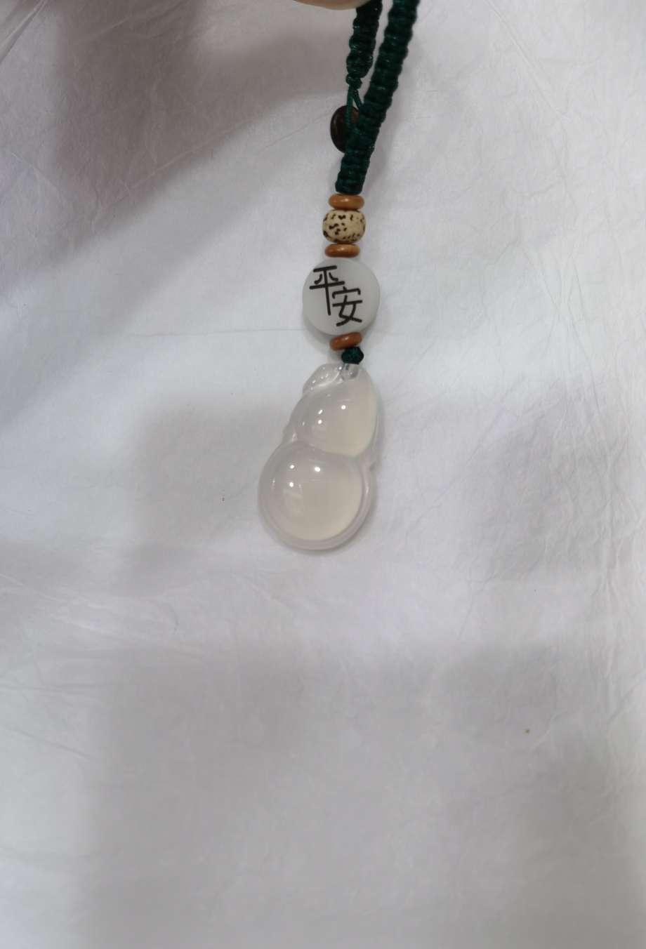 Wholesale of jewelry, men's and women's couple styles, agate keychains, pendants, bag hangers, mobile phone hangers, travel handicrafts, street stall economy, gift-giving detail image 12