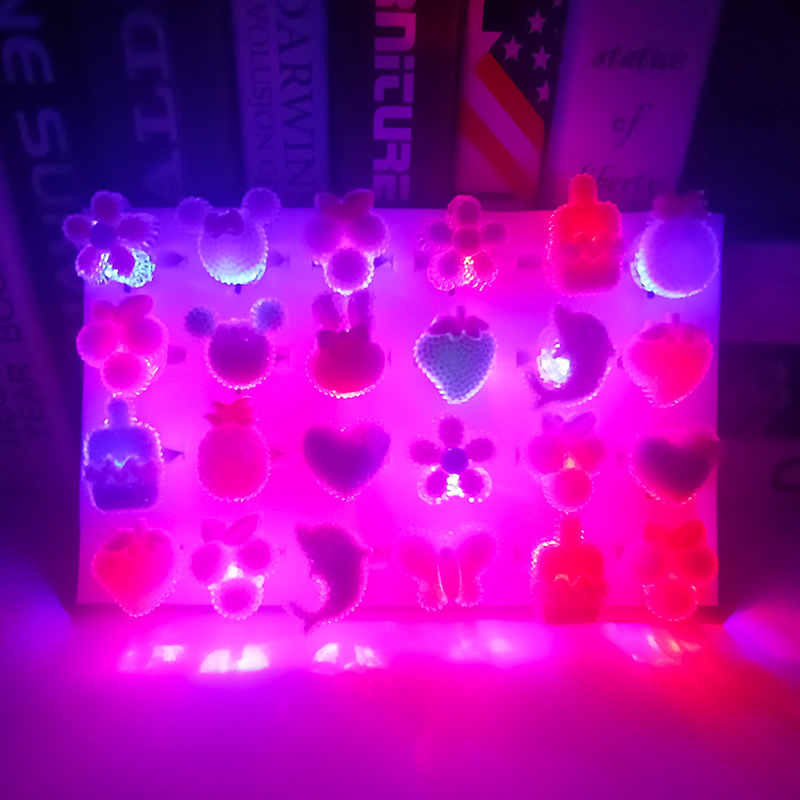 新款环氧树脂炫彩LED灯发光戒指儿童闪光玩具手指灯小礼品批发 细节图