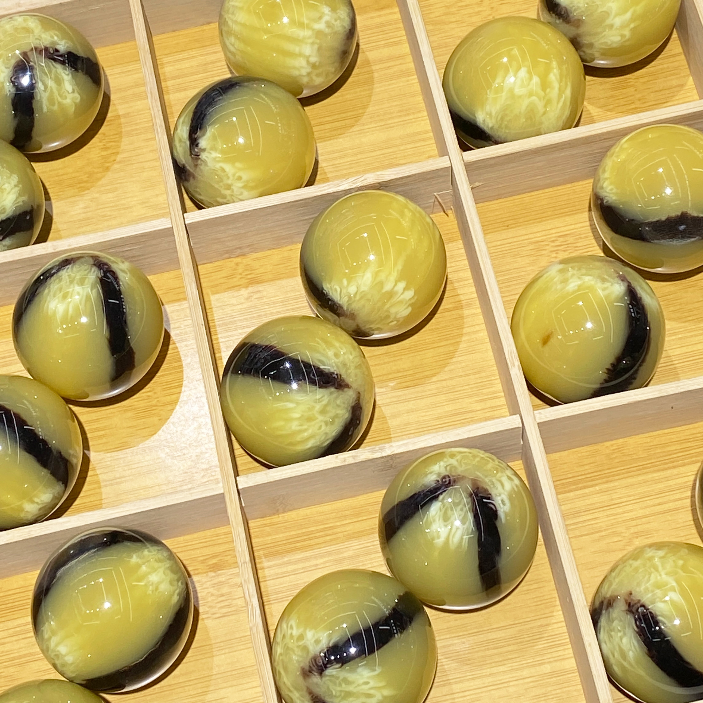 Guo chao - resina imitación cuerno de vaca imitación marfil blanco imitación salmón imitación cera amarilla bola de fitness fábrica venta directa al por mayor en stock Application Scenario