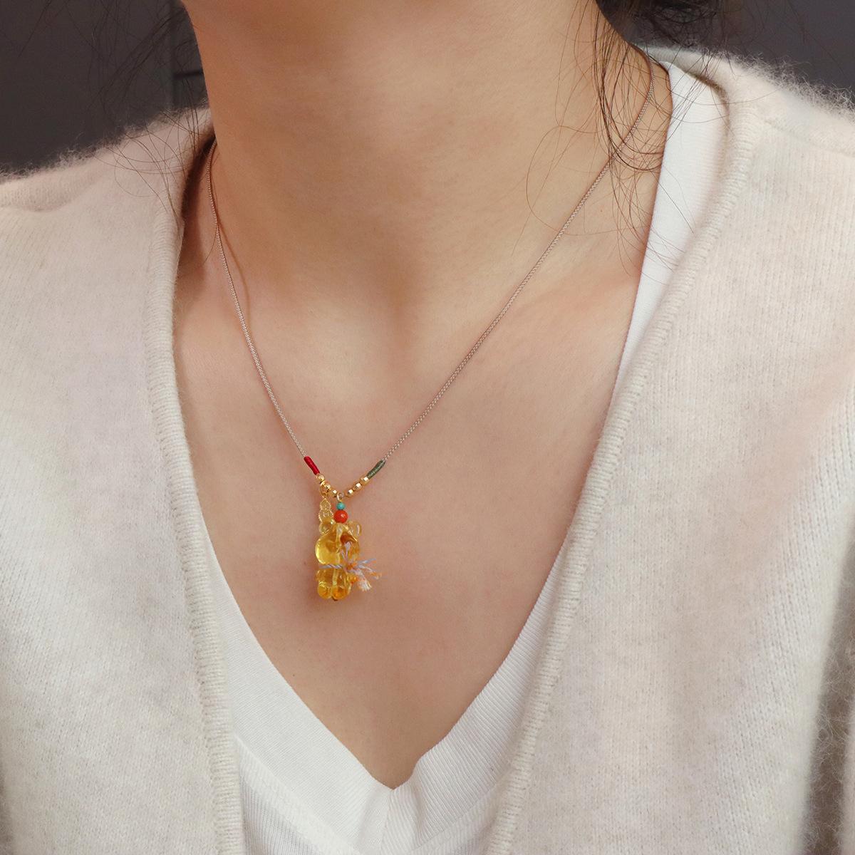 original hand-woven natural beeswax necklace bear high-grade fresh and cute niche men's and women's pendants autumn and winter Application Scenario
