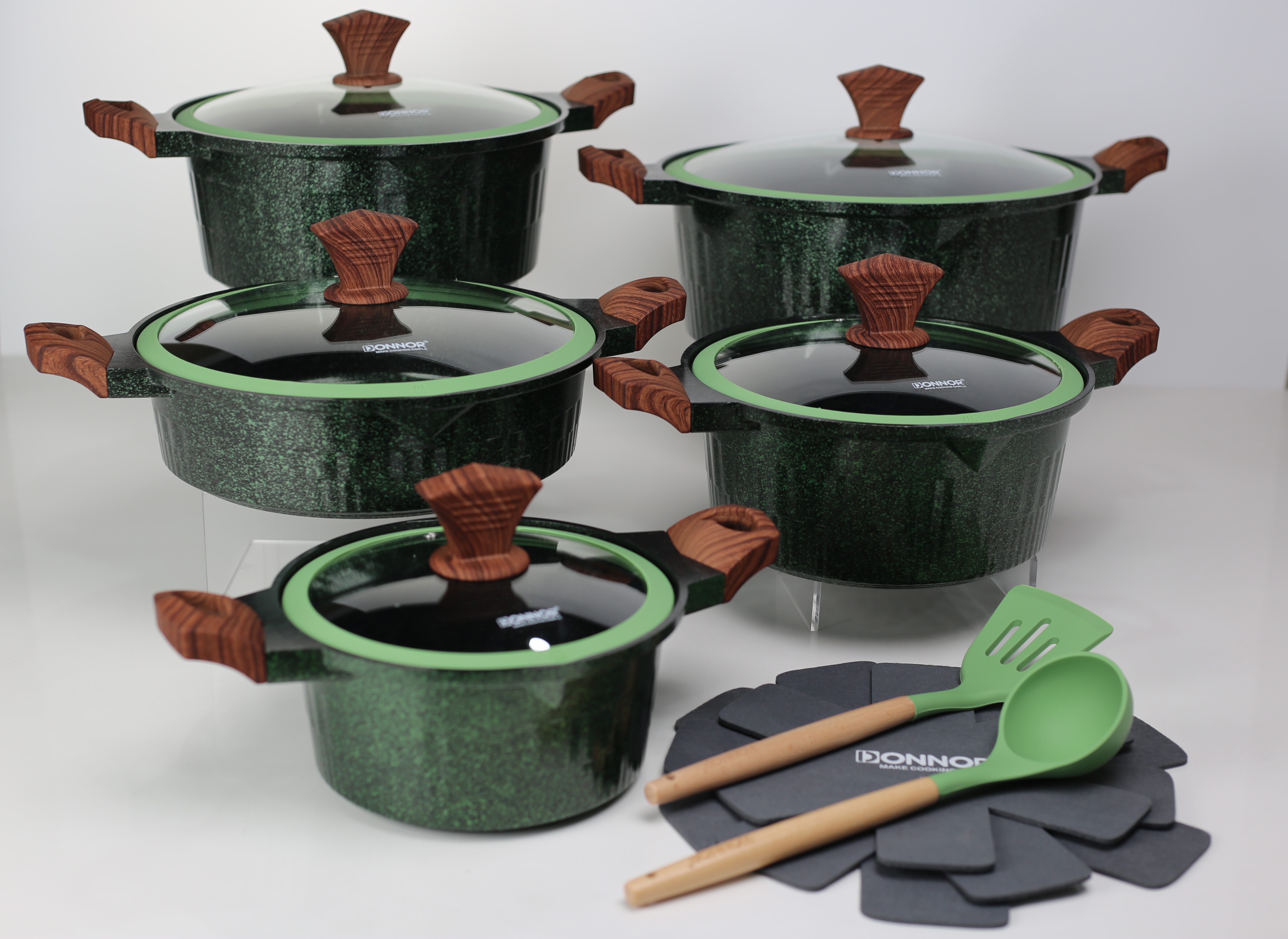 Crown Series 15-piece set 20/24/28/32 soup pot +28 shallow soup pot, 3 silicone LIDS, 2 pot pads, silicone forklift bottom stacked with 5 layers of silver-embossed color box, colors orange, pink, green Specification image