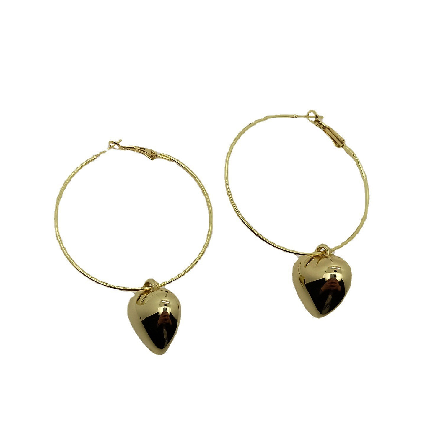 Personalidad cara de muestra pequeño anillo de moda corazón hueco orejeras grandes estrellas del mismo estilo de temperamento orejeras tipo corazón aretes coreanos Specification image