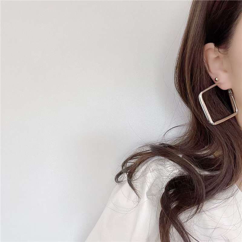 欧美风简约方形圈圈耳环女 气质百搭小众优雅耳圈个性气质时尚耳饰细节图