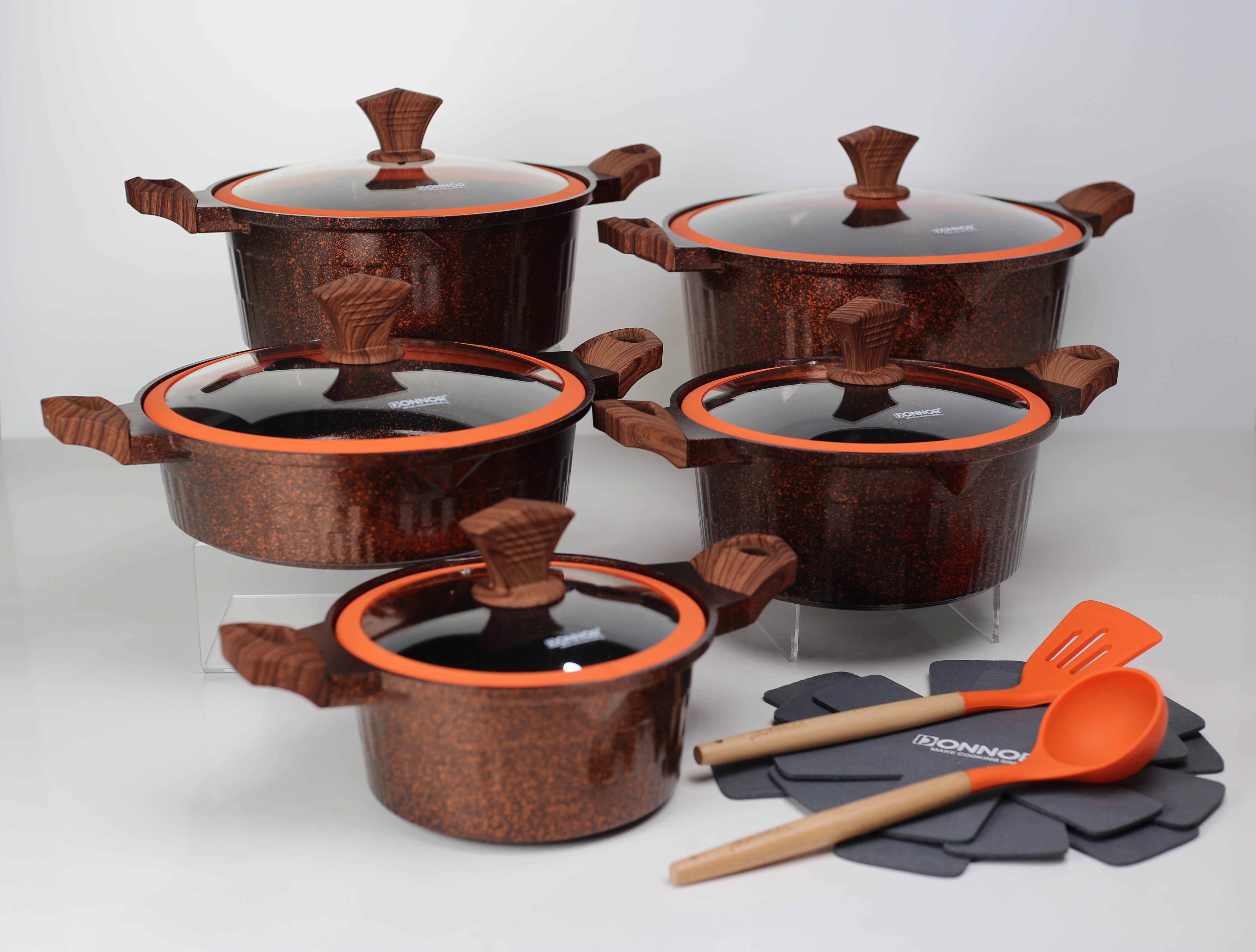 Crown Series 15-piece set 20/24/28/32 soup pot +28 shallow soup pot, 3 silicone LIDS, 2 pot pads, silicone forklift bottom stacked with 5 layers of silver-embossed color box, colors orange, pink, green details Picture