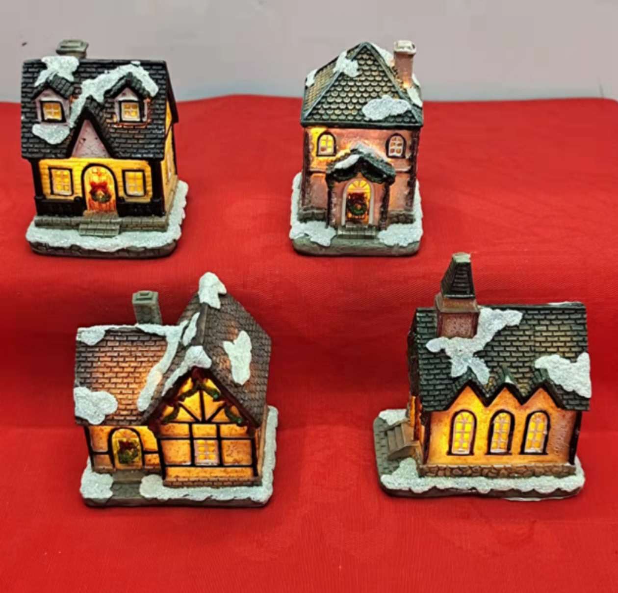 圣诞树脂装饰工艺品，圣诞带灯小房子1516