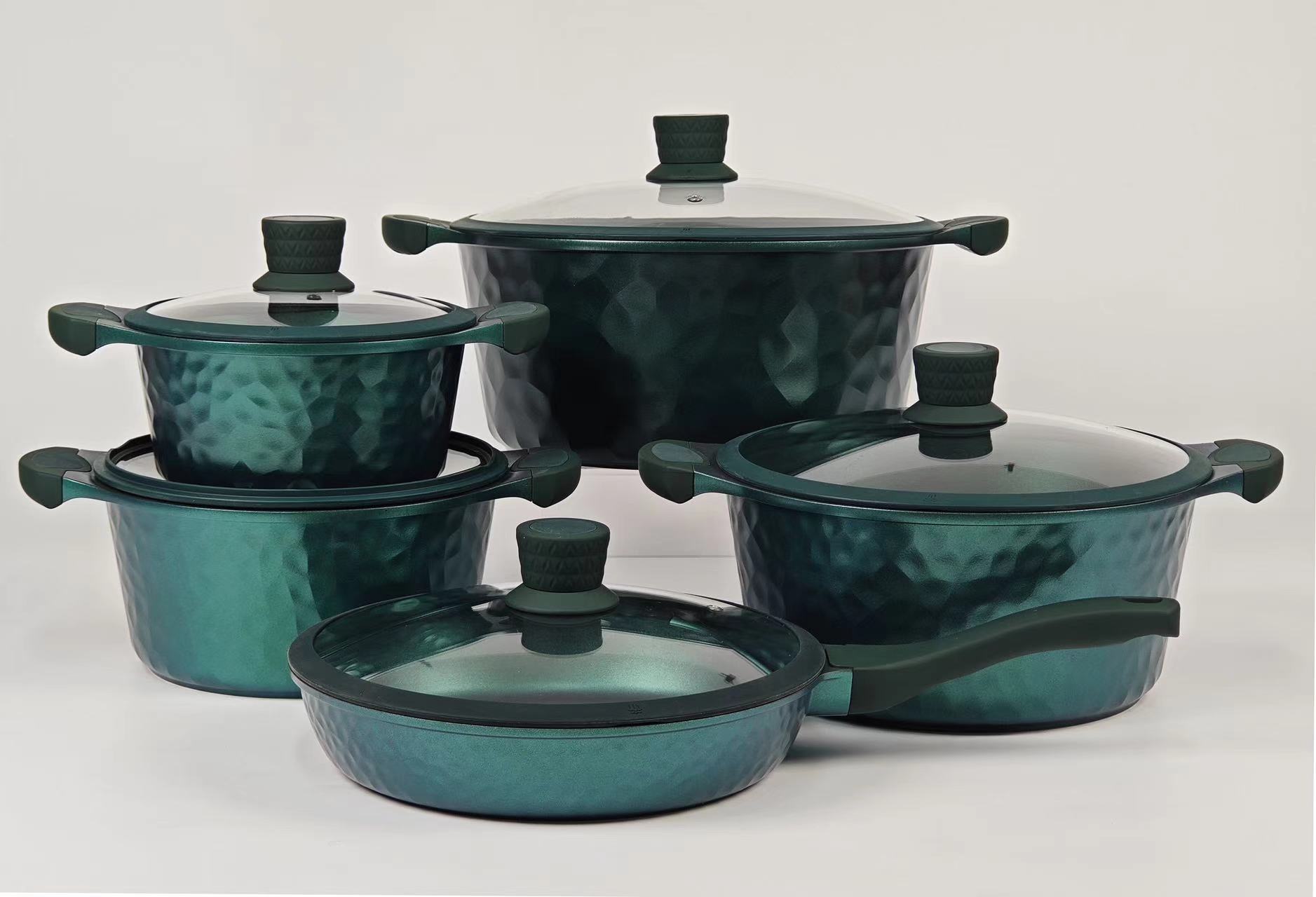 Qili Series 10-piece set: 20/24/28/32 soup POTS, 28 deep frying pans, silicone LIDS, five-layer silver-embossed color boxes stacked under the car, 2 sets per box. Colors: white, red, green, orange details Picture