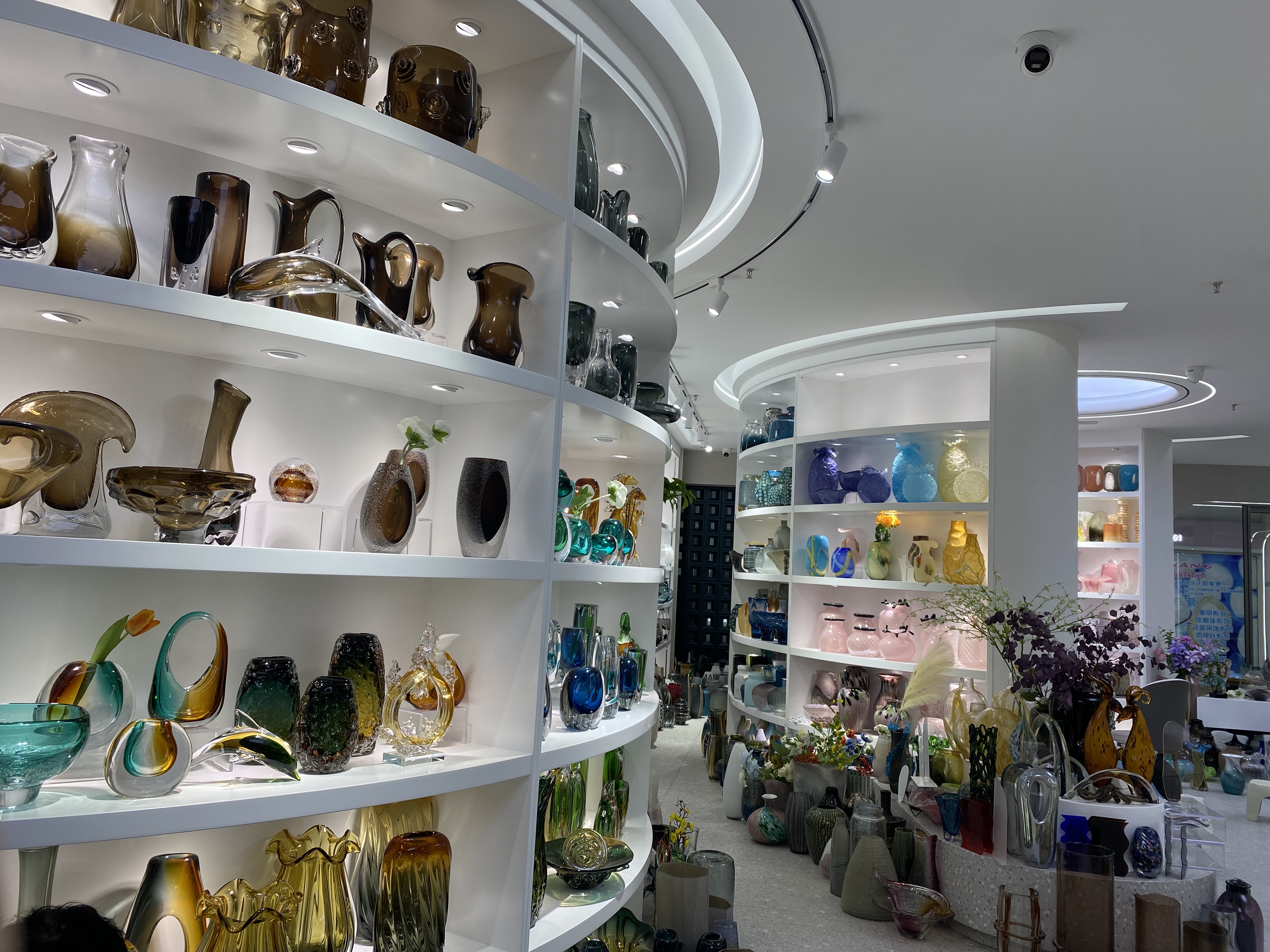 Yuxuan Glass describe pic - 1