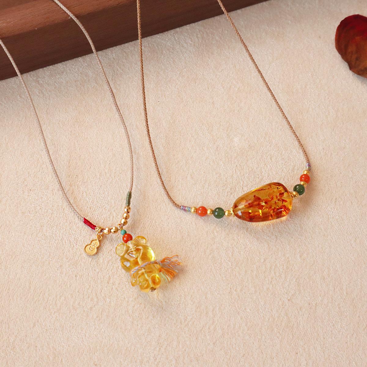 original hand-woven natural beeswax necklace bear high-grade fresh and cute niche men's and women's pendants autumn and winter full figure