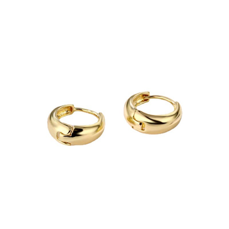 The design sense of the circular small ear buckle, retro, simple and cold style earrings, ins smooth earrings, women's new trendy bestsellers Specification image