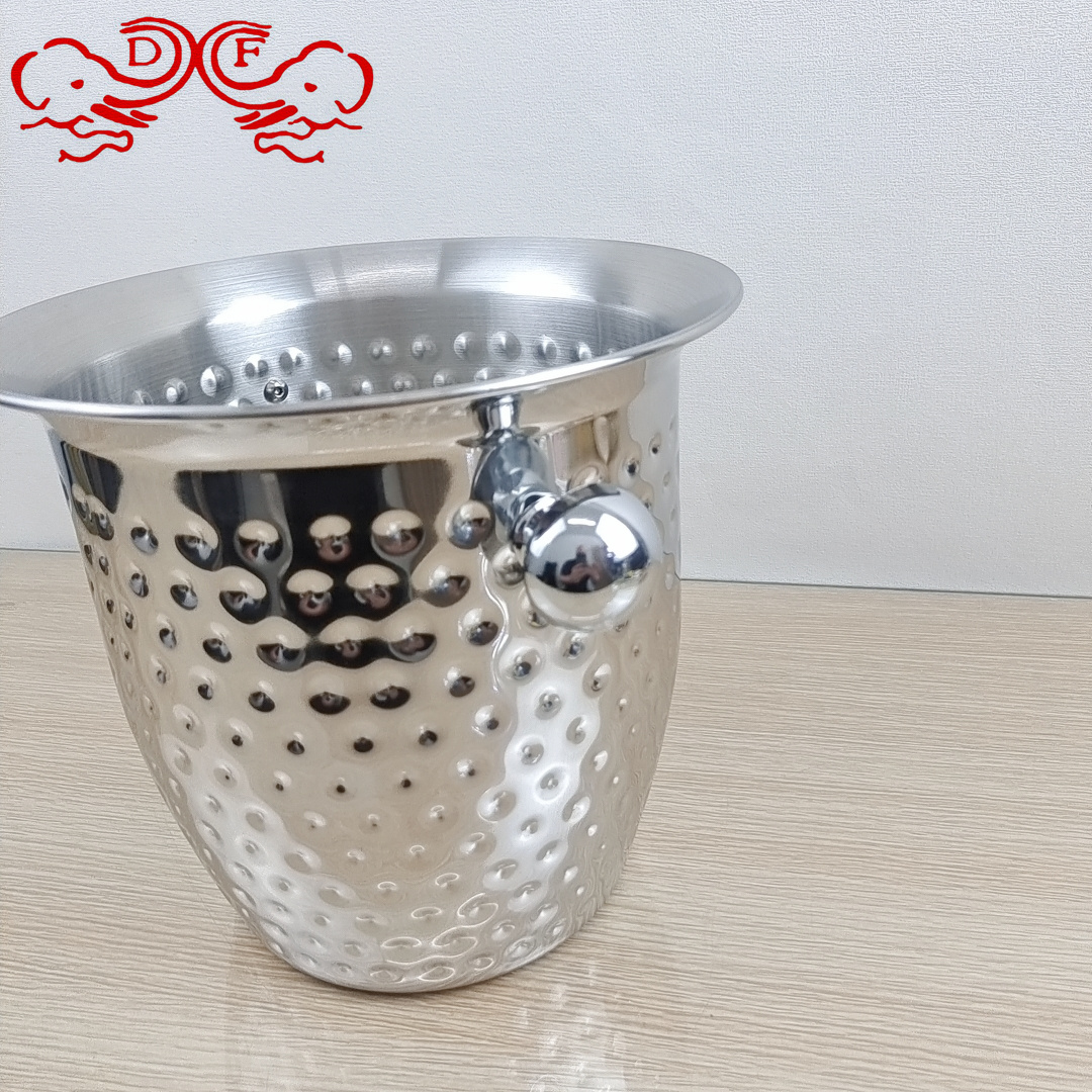 دلو الثلج DF Tradinghouse Clack Plack Place DF68050 من الفولاذ المقاوم للصدأ Application Scenario