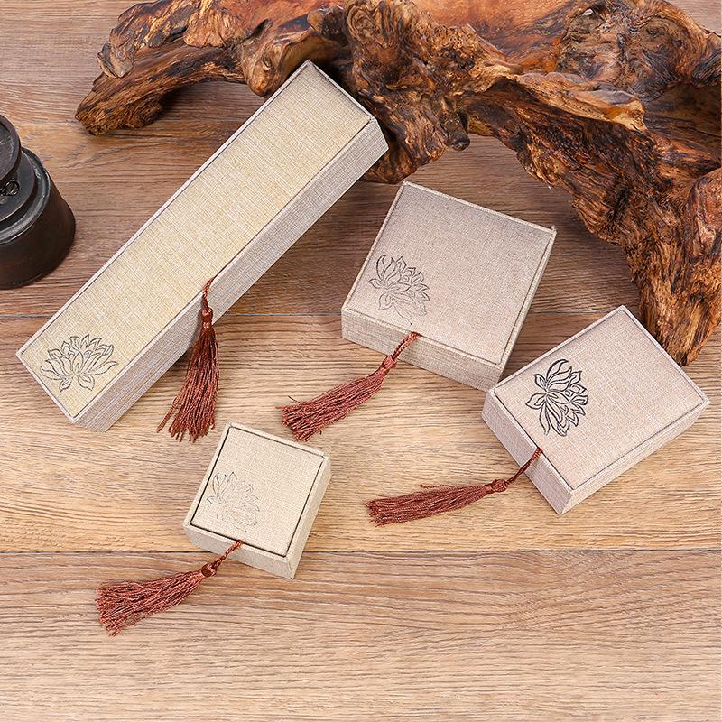 factory printed linen tassel beads beeswax gift packing box ring bracelet pendant necklace box wholesale details Picture
