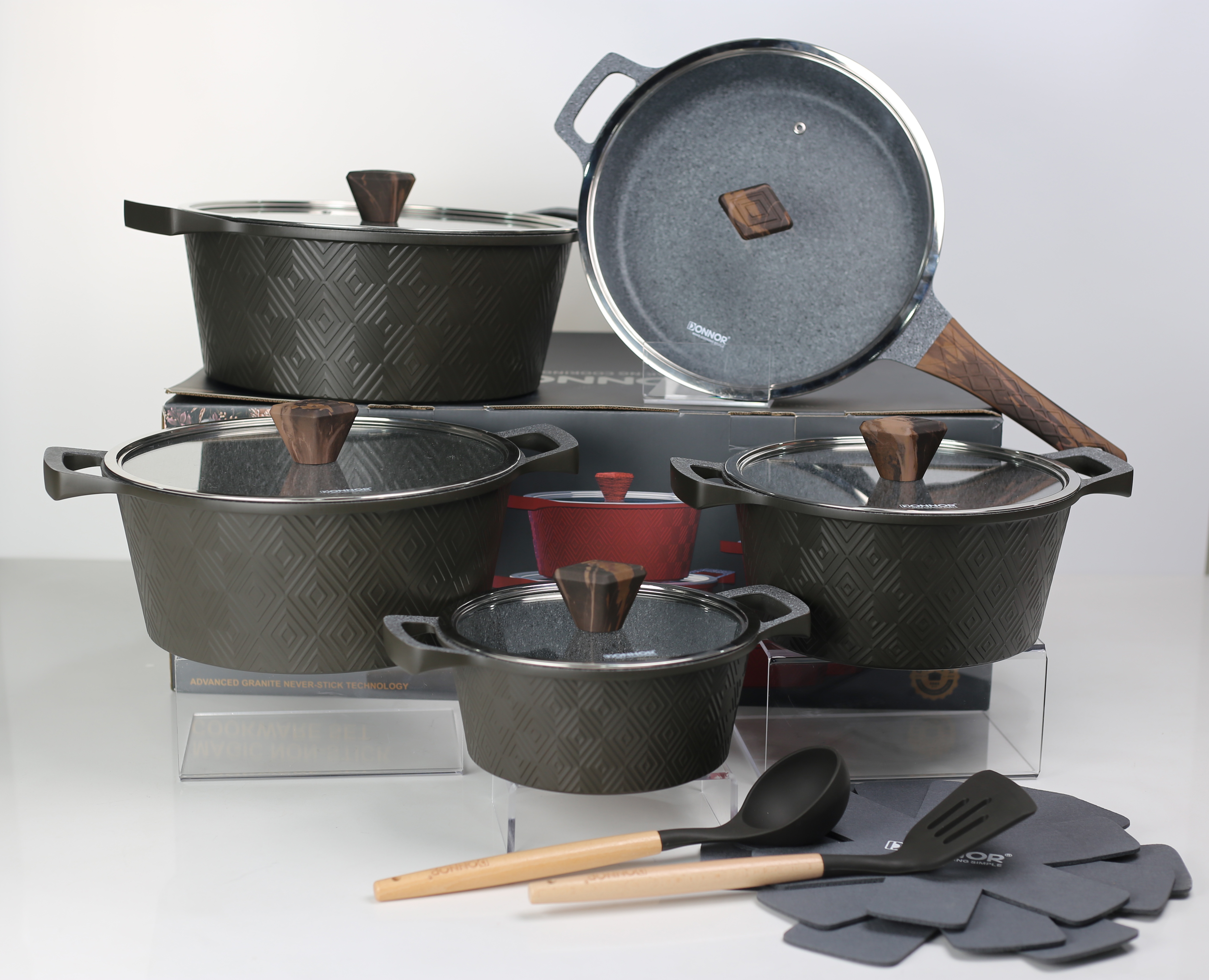 Diamond-shaped series 18-piece set: 16 milk pot, 24/28 soup pot, 28 square frying pan, 24/28 frying pan, 28 deep frying pan, TE flat lid, bottom stacked, five layers of silver embossed color box, brown, red wine, ivory white details Picture