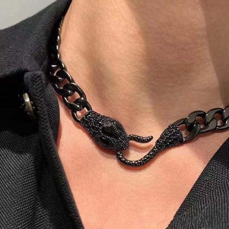 best seller in europe and america exaggerated coarse medusa beauty snake fashion short necklace cross-border personalized beauty vintage necklace details Picture