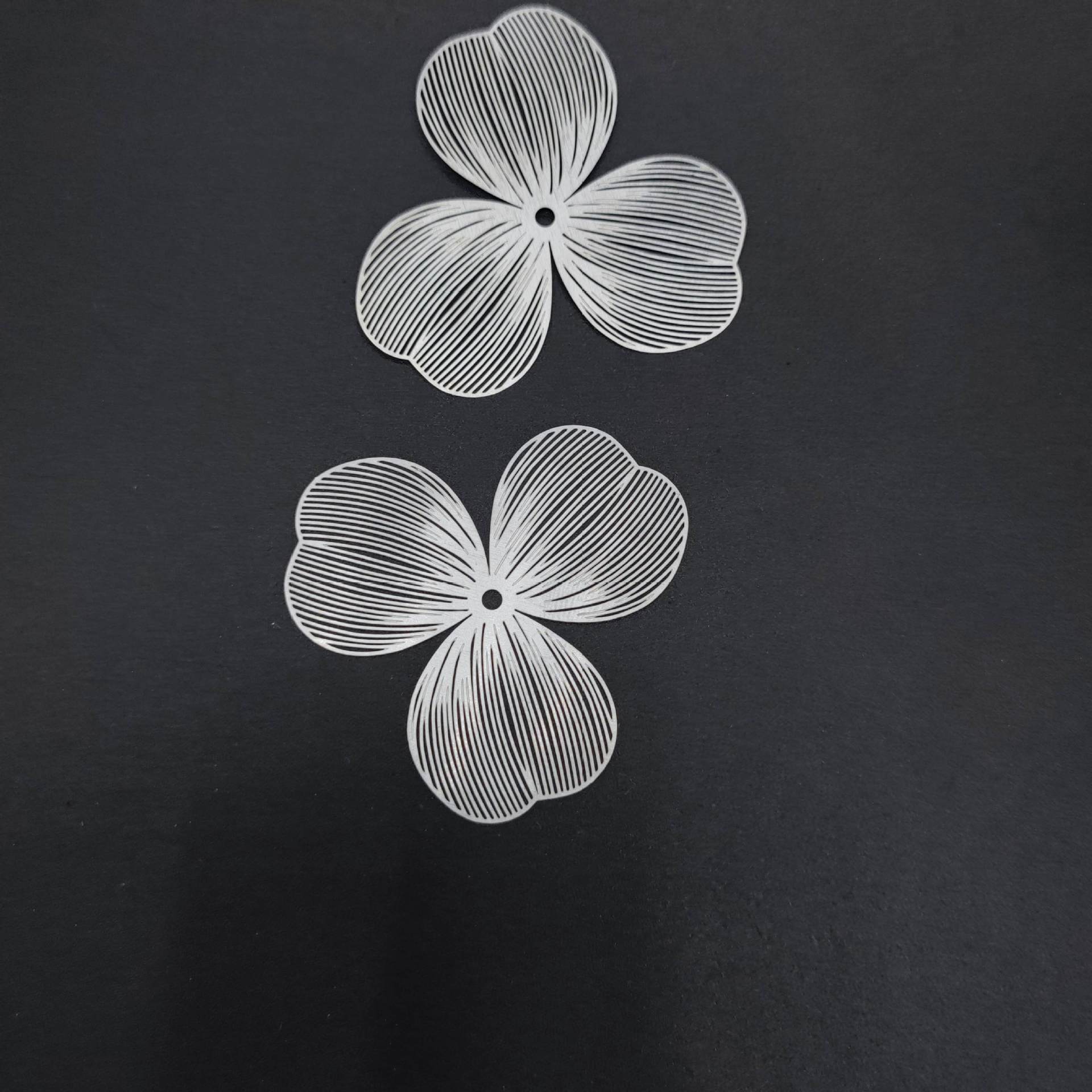 Metal accessories for earrings, headwear and butterfly figure-eight shapes Specification image