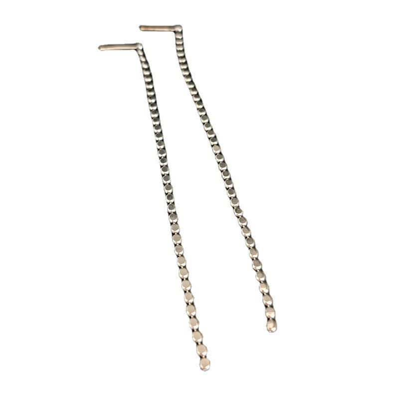The star-style fringed ear strings can flatter the face shape. The long flat bead chain earrings have an exaggerated design sense, are niche and exquisite, and exude a feminine charm Specification image
