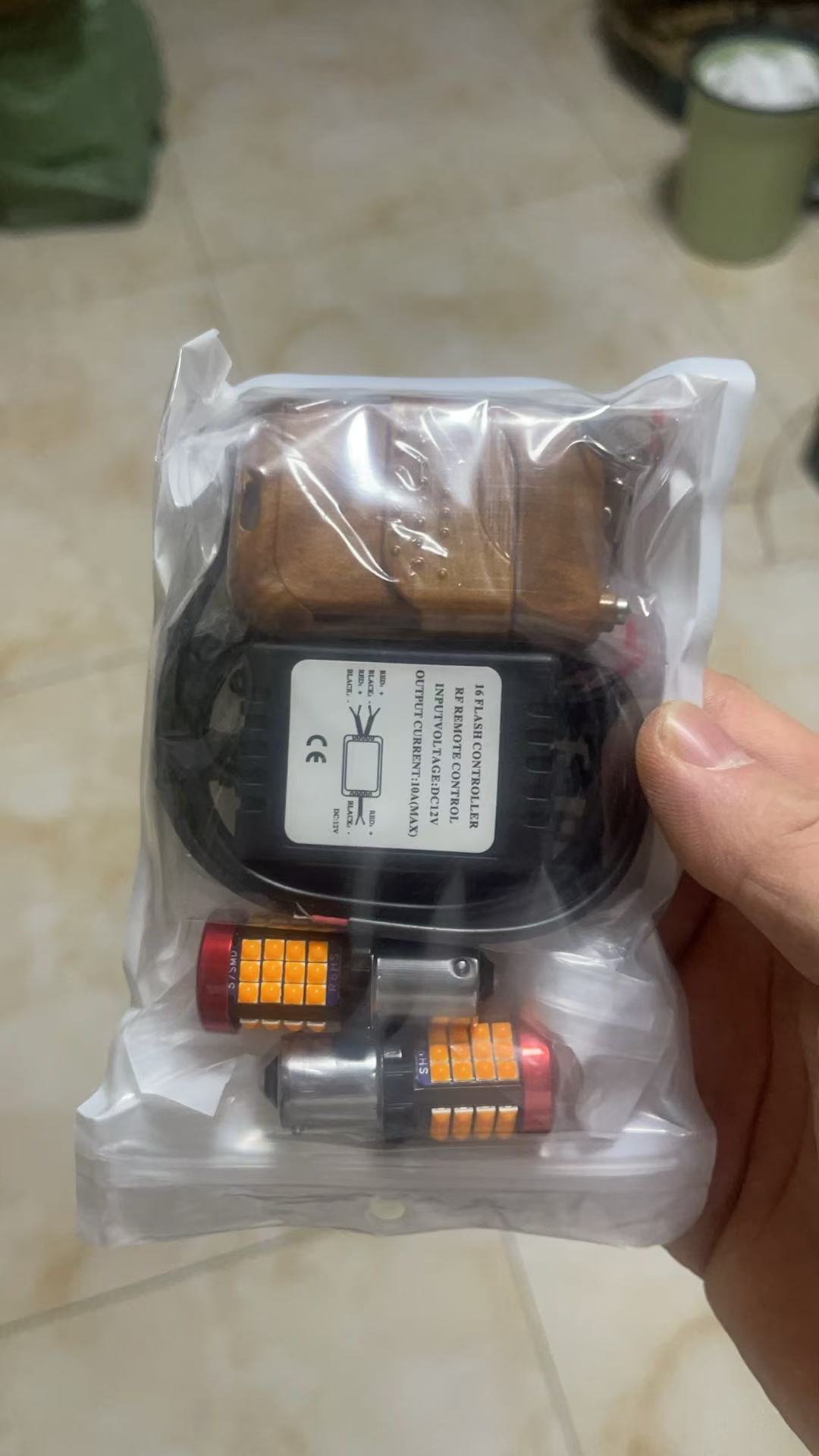 汽车LED尾灯装饰灯爆闪灯黄光雾灯12V高亮倒车灯警示灯产品图