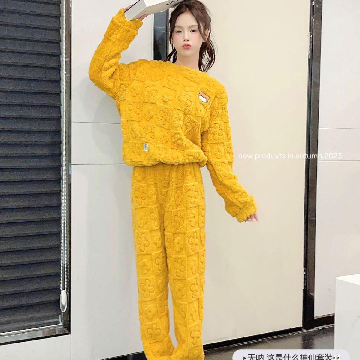 2024 new autumn and winter women's pajamas home wear women's suit pure velvet pajama thickened winter thermal pajamas suit details Picture