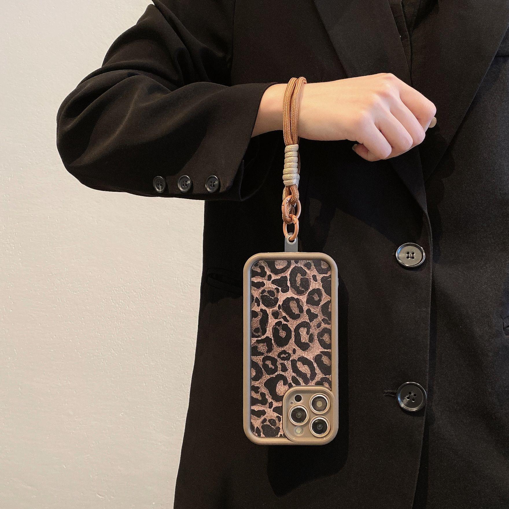 autumn and winter brown bamboo for apple 16pro cartoon phone case iphone15 short lanyard leopard print protective cover