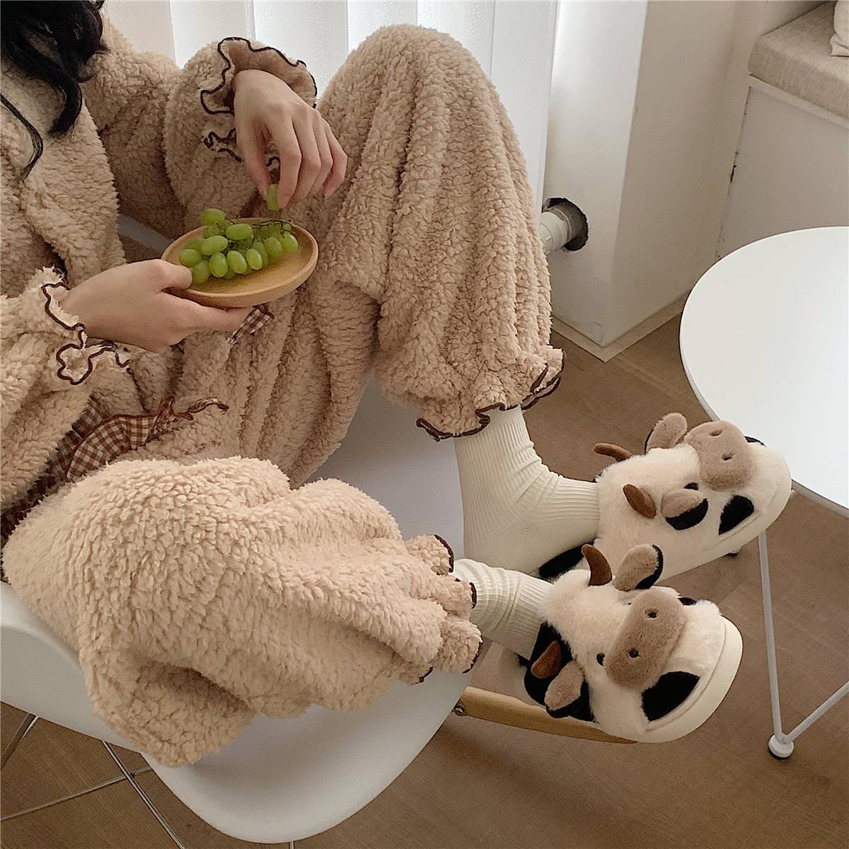 cute girl heart cow baotou cotton slippers winter fashion girl home warm plush confinement shoes Specification drawing