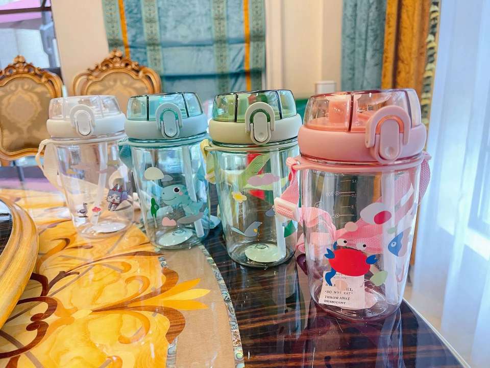 S49-7305 Popular double drinking cup, large-capacity cup, portable summer water bottle for children, shoulder strap, straw cup, heat-resistant detail image 4