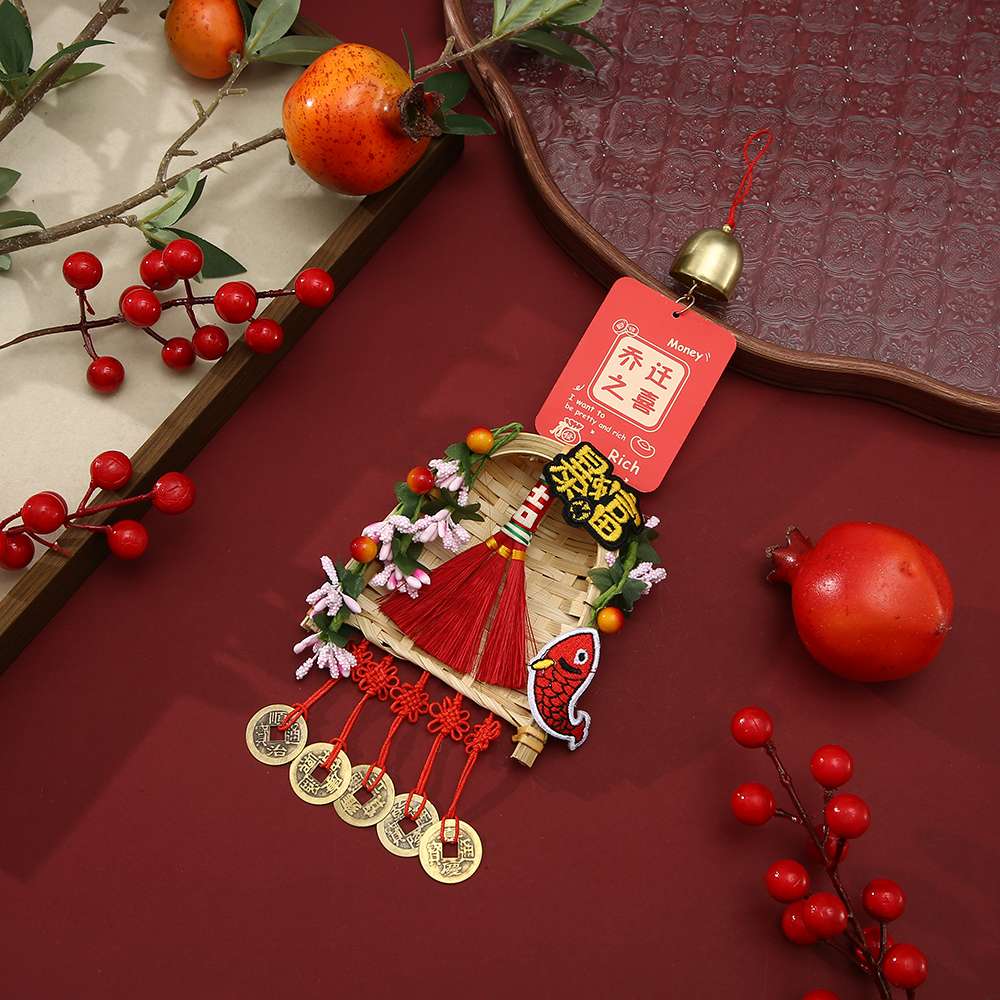 Exquisite handicrafts, folk handicrafts, unique designs, gift collections, and other fine folk handicrafts on display detail image 13