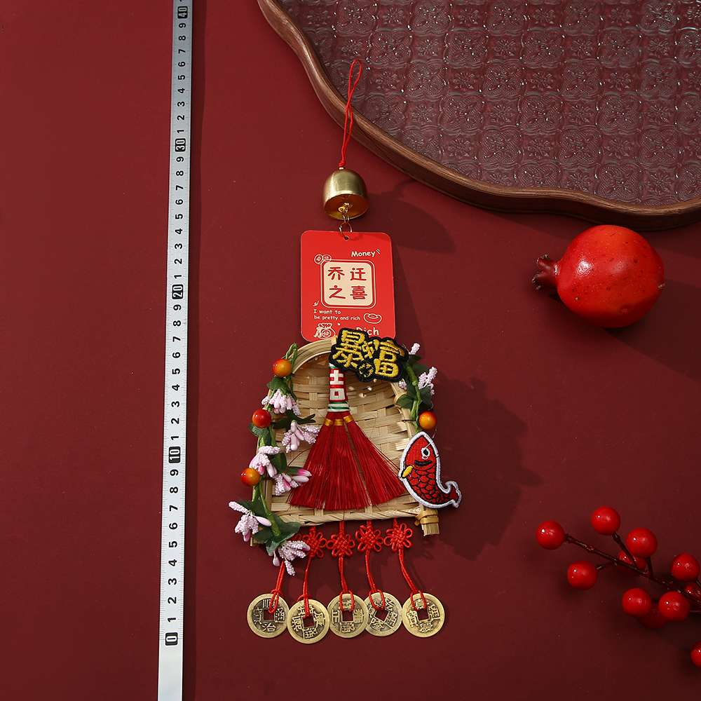 Exquisite handicrafts, folk handicrafts, unique designs, gift collections, and other fine folk handicrafts on display detail image 8
