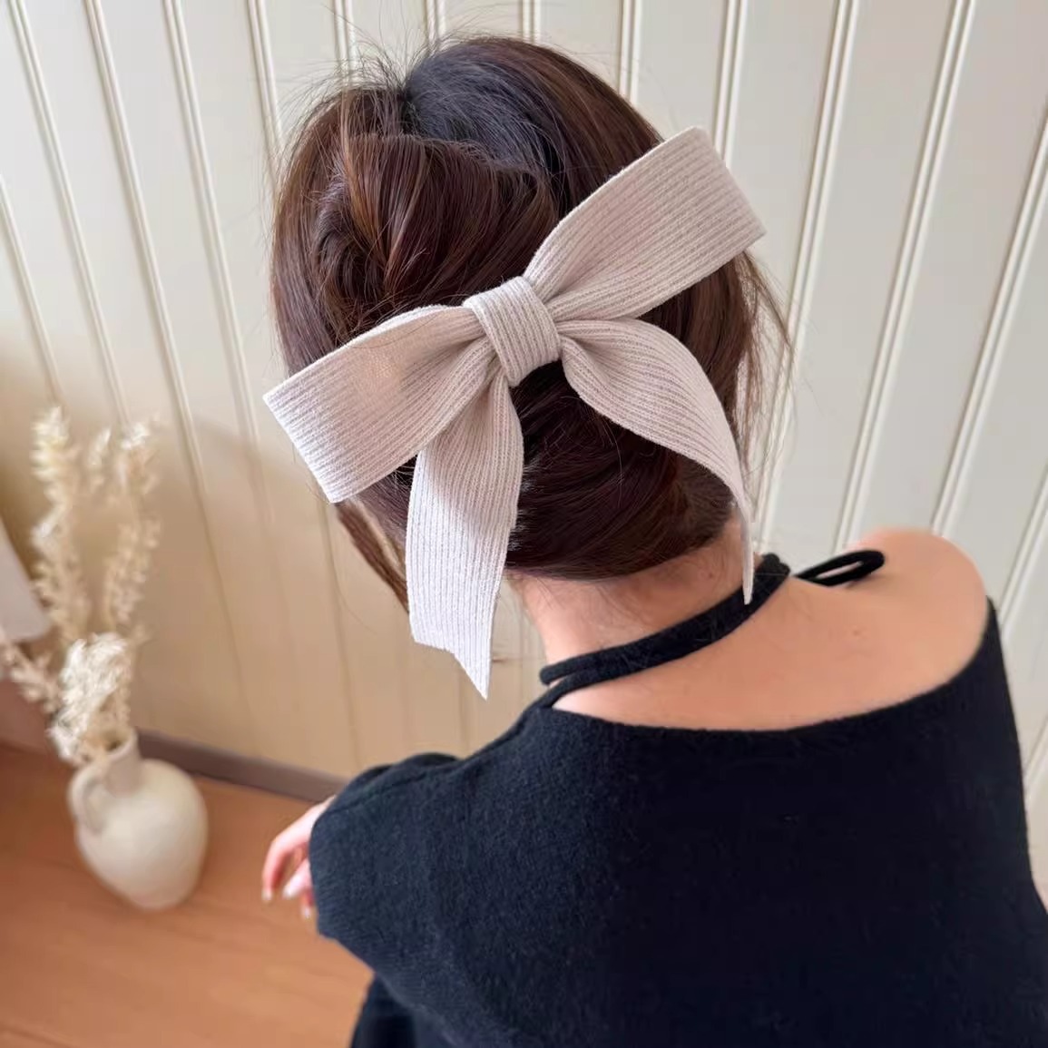 Creative Chenmo Accessories, hair accessories, hair clips, velvet fabric, unique design, exquisite and fashionable, essential for ladies, handcrafted bow hair clips wholesale detail image 20