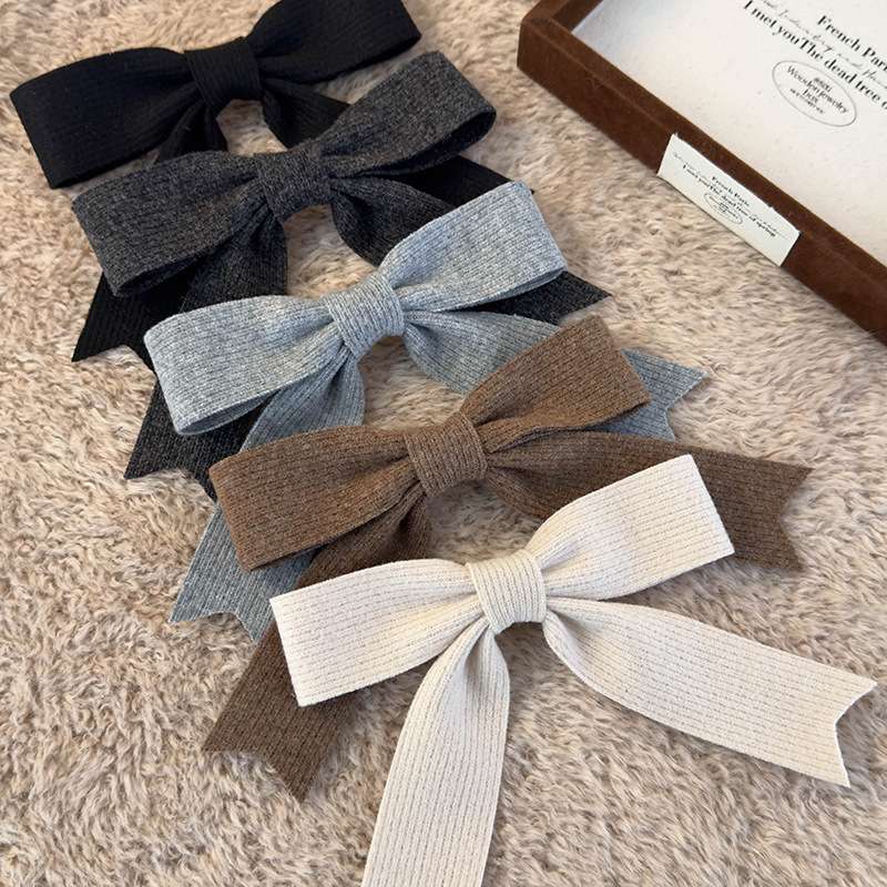 Creative Chenmo Accessories, hair accessories, hair clips, velvet fabric, unique design, exquisite and fashionable, essential for ladies, handcrafted bow hair clips wholesale Item Picture