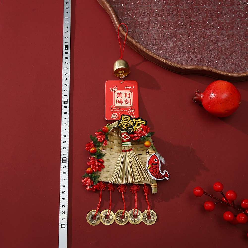 Exquisite handicrafts, folk handicrafts, unique designs, gift collections, and other fine folk handicrafts on display detail image 5