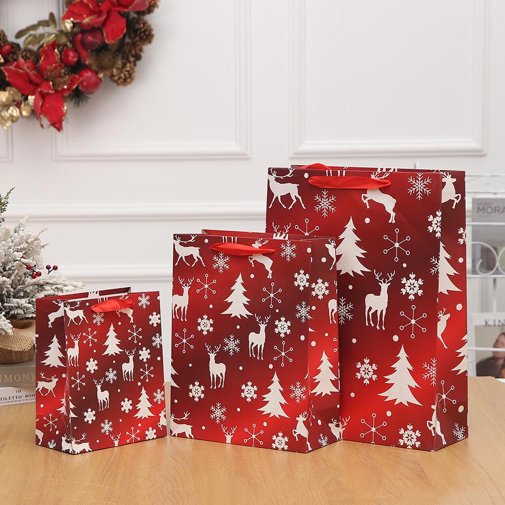 christmas gift bag hand-held packing bags candy gift bags apple packaging creative ivory board bag kraft paper bag Application Scenario