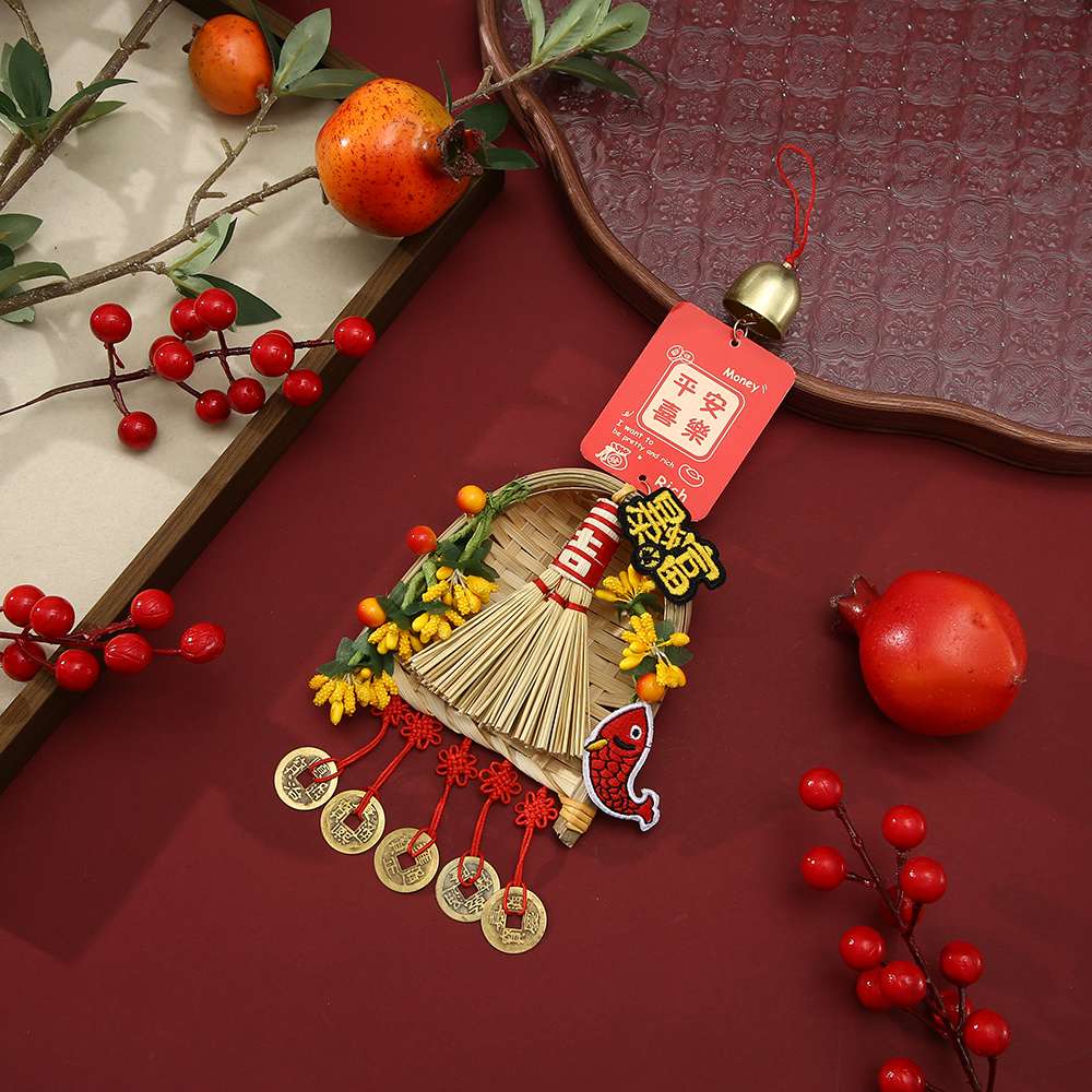 Exquisite handicrafts, folk handicrafts, unique designs, gift collections, and other fine folk handicrafts on display detail image 14