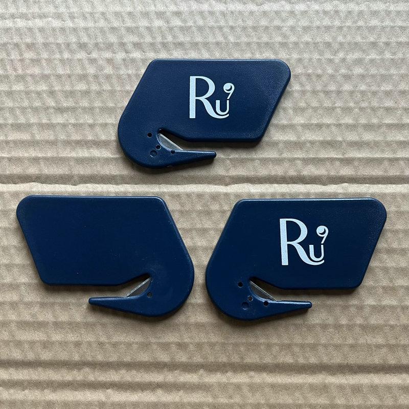 furniture factory supporting compression film unpacking machine rolling compression film unpacking machine latex pillow compression film unpacking knife details Picture