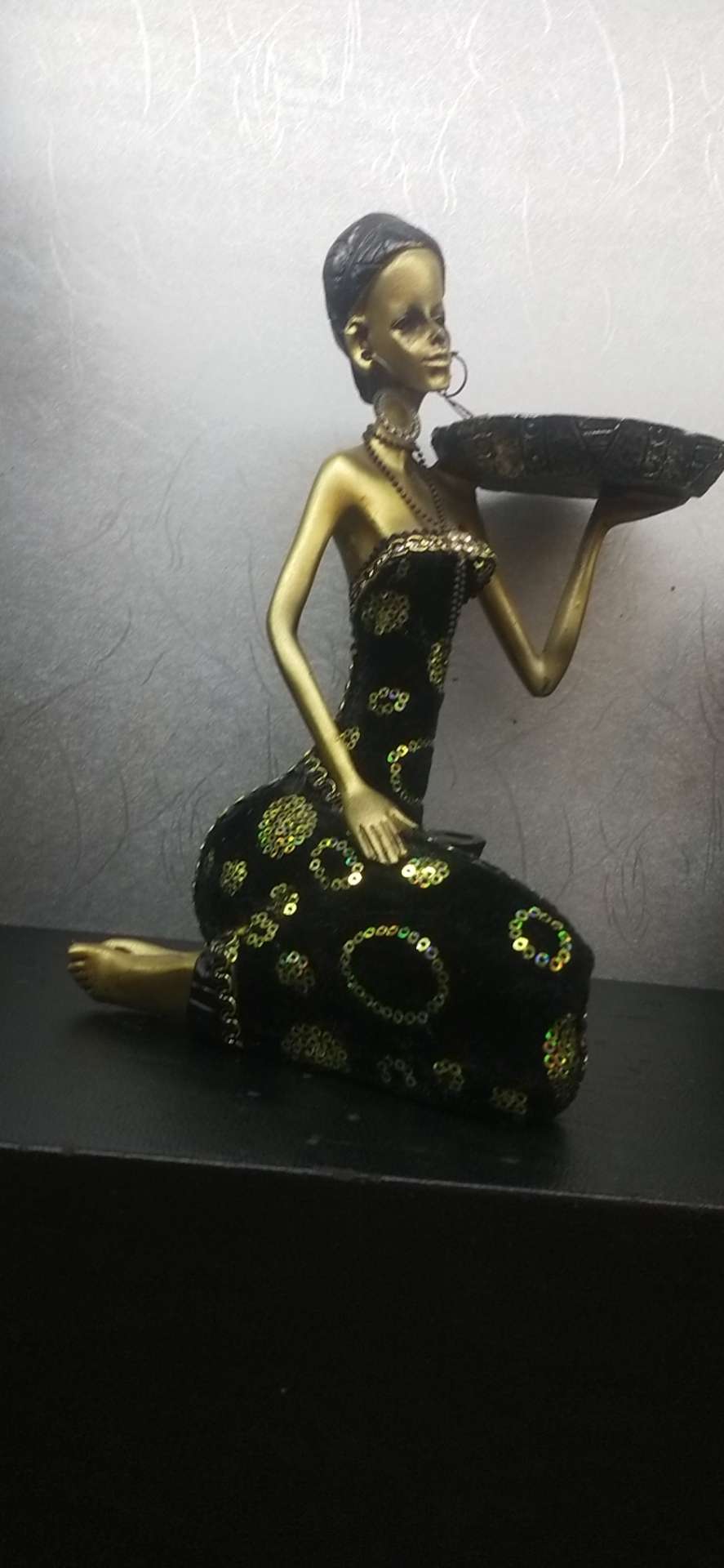 民族风非洲黑人树脂工艺品摆件白底实物图