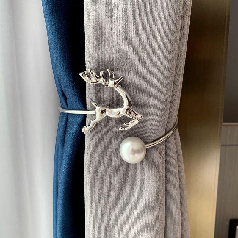 creative punch-free simple and light luxury curtain bandage metal animal deer random shape curtain buckle factory wholesale Application Scenario
