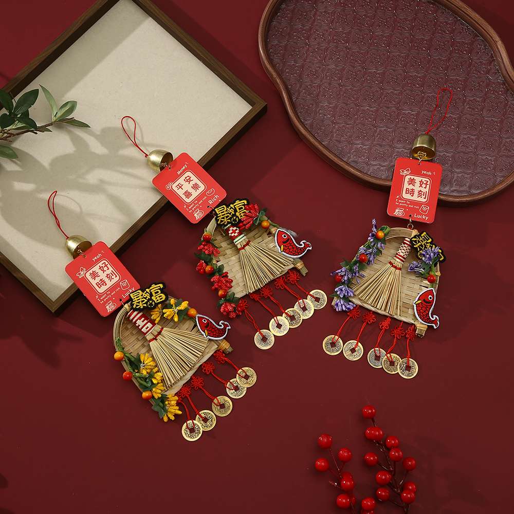 Exquisite handicrafts, folk handicrafts, unique designs, gift collections, and other fine folk handicrafts on display detail image 12