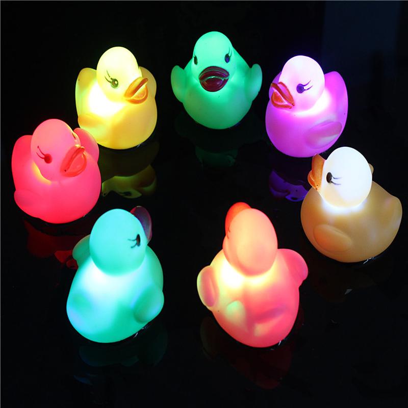 led water sensing light-emitting duck floating water flash little duck baby bath duck toys floating water luminous duck toy