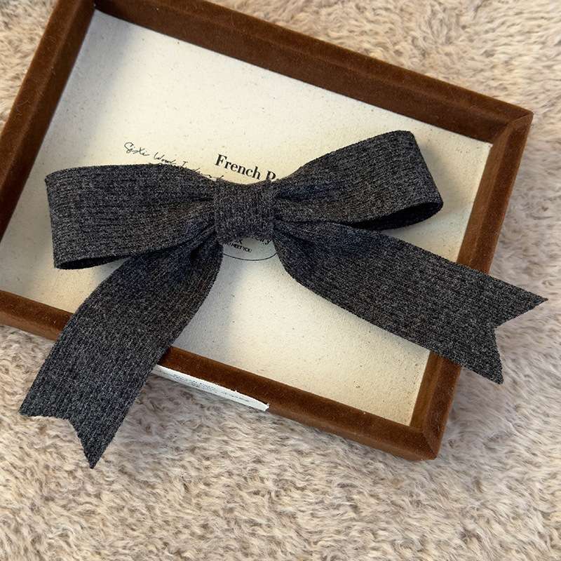 Creative Chenmo Accessories, hair accessories, hair clips, velvet fabric, unique design, exquisite and fashionable, essential for ladies, handcrafted bow hair clips wholesale detail image 5