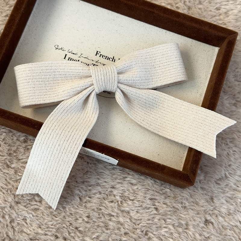 Creative Chenmo Accessories, hair accessories, hair clips, velvet fabric, unique design, exquisite and fashionable, essential for ladies, handcrafted bow hair clips wholesale detail image 13