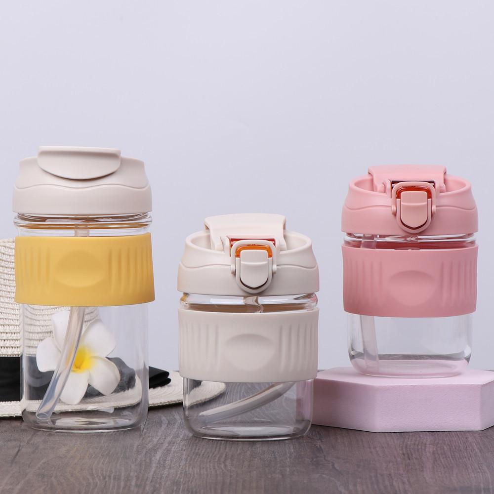 New double-drink plastic cup with straw, heat-resistant and shock-resistant, fashionable large-capacity coffee cup, heat-insulating thickened mouth cup Application Scenario