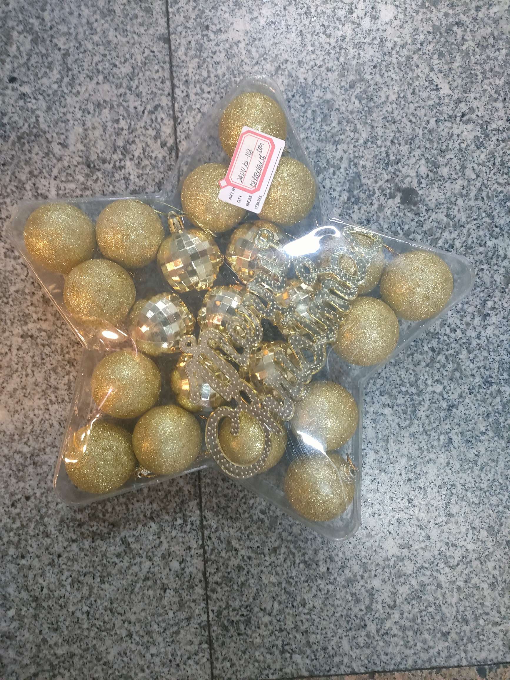创意圣诞节主题办公室装饰 文化艺术品圣诞用品礼品包装 其他圣诞节小物品办公室文化用品白底实物图