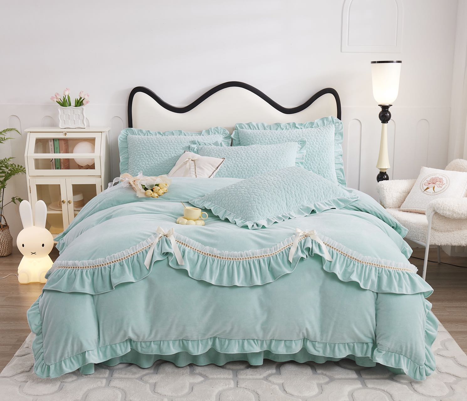 Yuxiang Home Textiles has launched a new winter bestseller, the Lotus edge milk fleece warm fleece four-piece set Item Picture