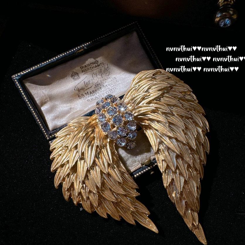 sotheby's wings gemstone brooch vintage deep sea shell pearls gold feather rhinestone pearl necklace suit