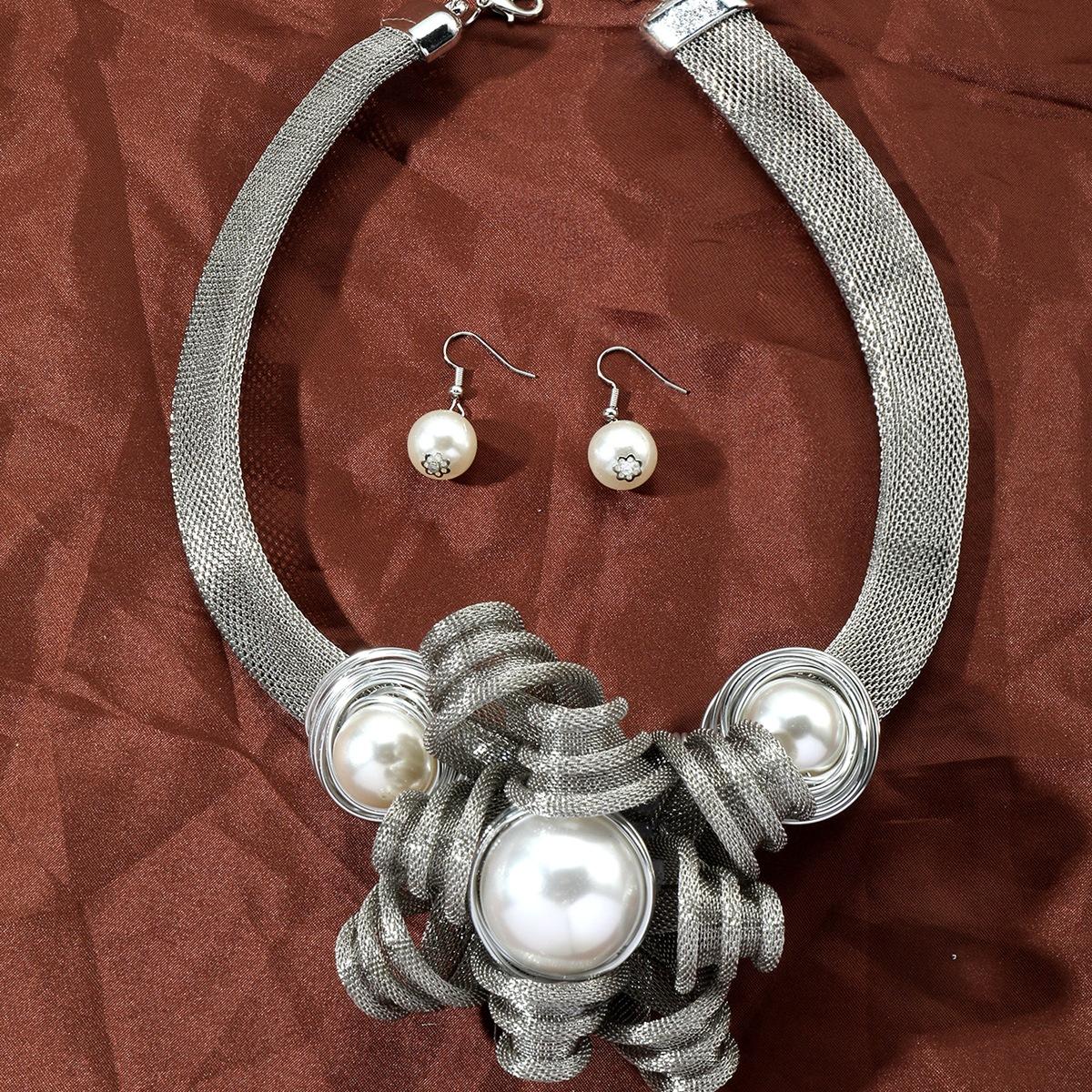 new cross-border middle east ornament suit fashion personality handmade woven pearl pendant necklace and earrings suite suit details Picture