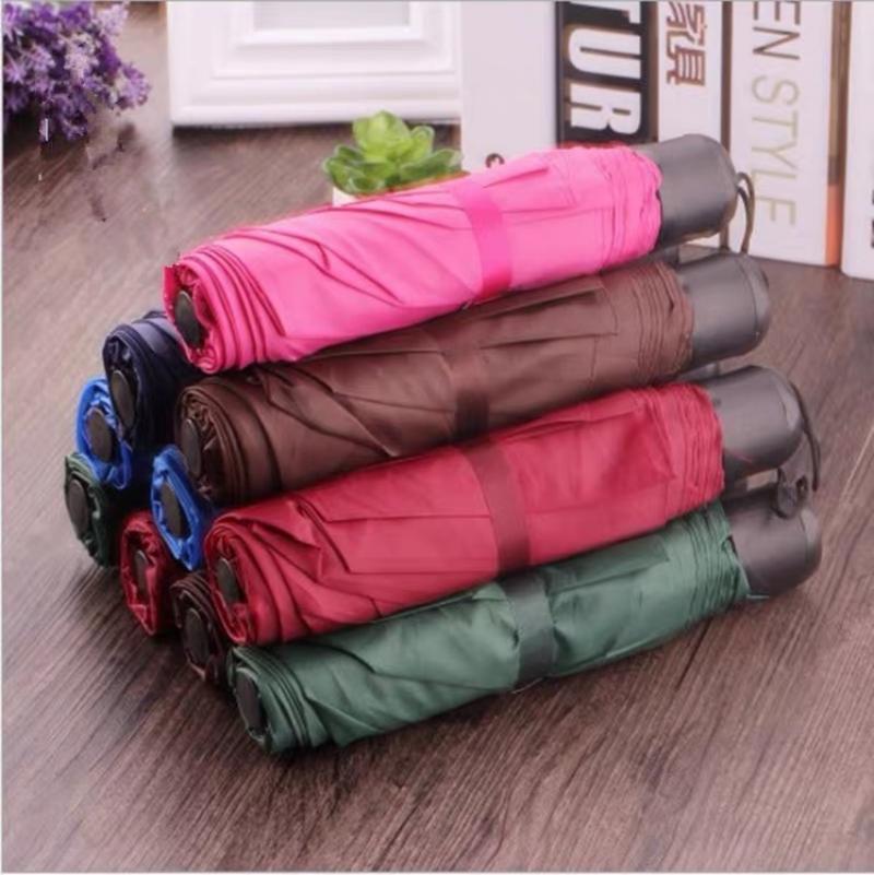 批發三折素色伞清新花色晴雨伞三折伞8骨便宜地摊短柄折叠雨伞厂家