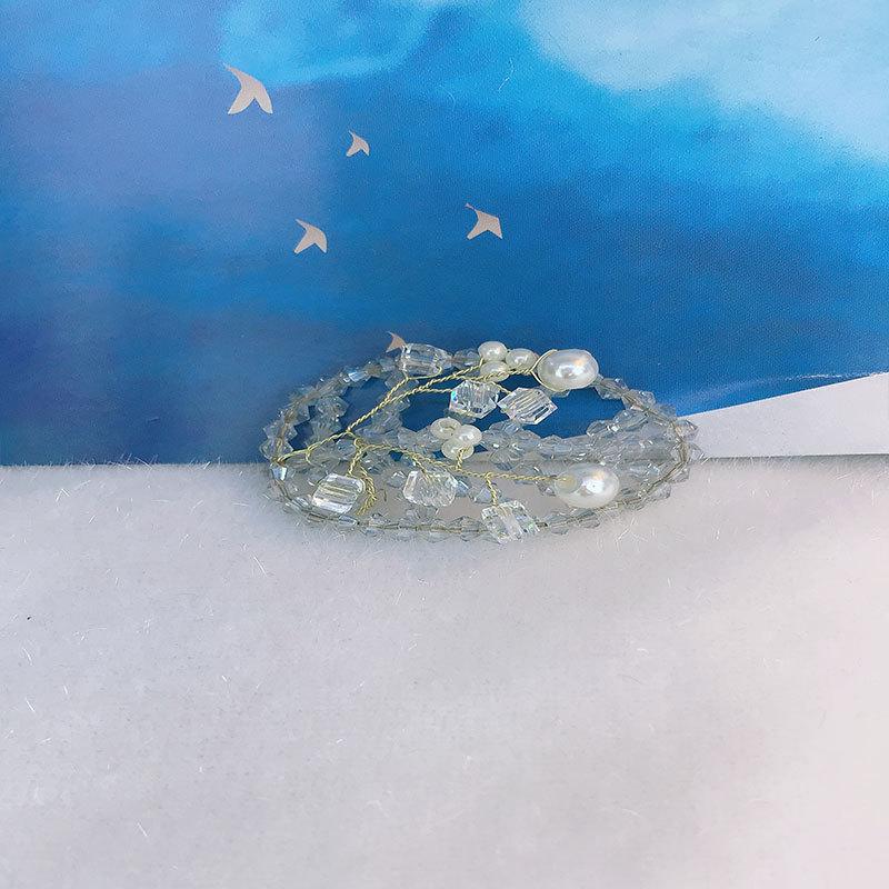 autumn and winter clothing ornament ornament accessories fashion wild winter coat sweater pearl leaves twist copper wire pin Application Scenario