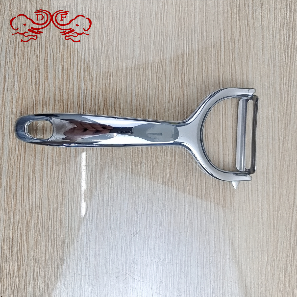 TRDF Tradinghouse في مطبخ مزخرفة بطاطس مقشر مخجل من سبيكة الزنك المتعددة الأغراض DF99926. Application Scenario