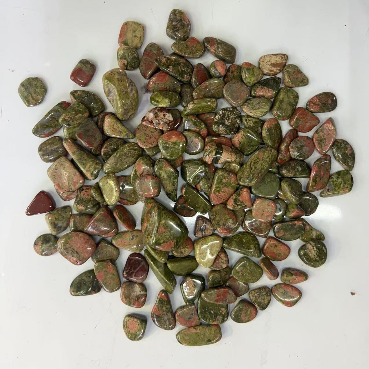 厂家直销各种天然石各种石头手链工艺品摆件水晶发财树装饰工艺品各种水晶石等雨花石原石天然鹅卵石鱼缸花盆彩色石子七彩小五彩石细节图