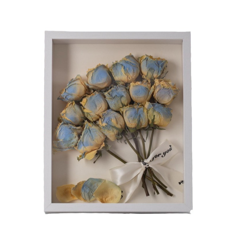 Three-dimensional hollow dried flower photo frame, 3CM handcrafted clay picture frame, display stand, preserved flower butterfly specimen frame, diy frame, artificial flower simulation hanging flower Application Scenario