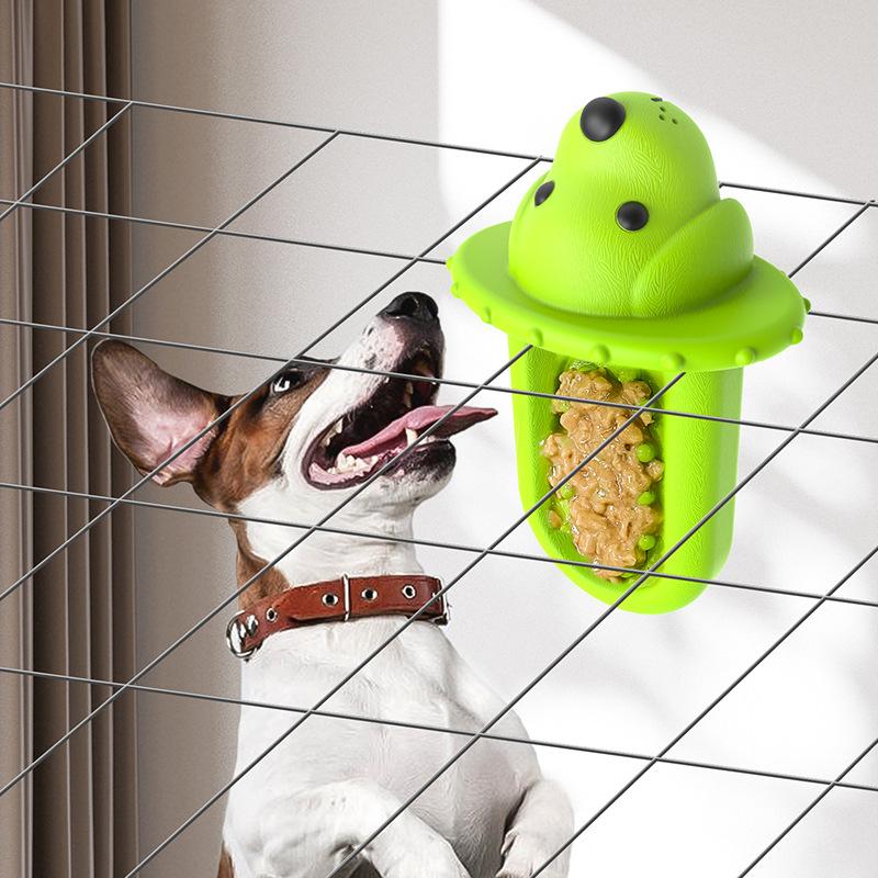 Amazon New Pet Supplies Dog Licking Mat Dog Crate Relieving Stuffy Dog Chew Toy Cleaning Tooth Interaction Molar Rod Application Scenario
